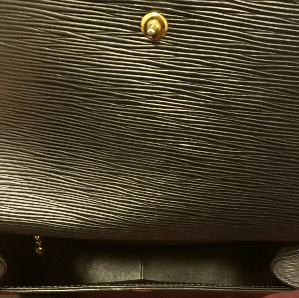 Authentic Louis Vuitton epi leather saddle bag black - Picture 5 of 14